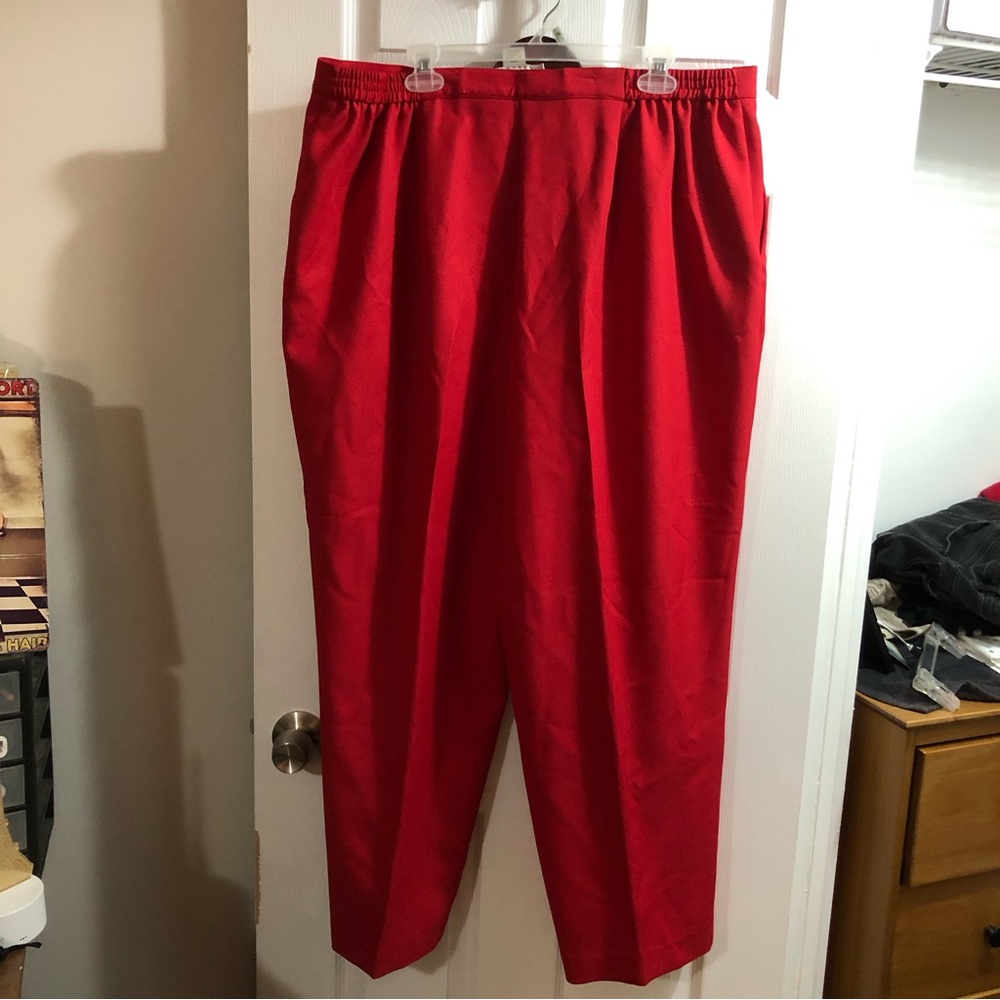 Leslie Fay haberdashery red slacks